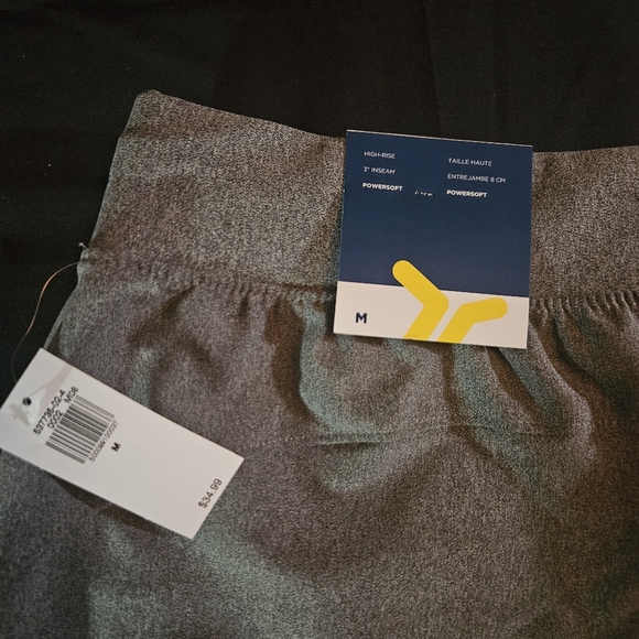 ๐ Old Navy 3" Inseam High-Waisted Powersoft Shorts Medium - Picture 8 of 9